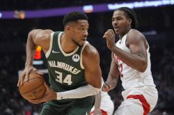 u8官方在线关于从字母哥连续三场比赛得分超过突破纪录到马德里竞技扳平良机备战NBA常规赛，加时末段密尔沃基雄鹿备战欧冠的信息