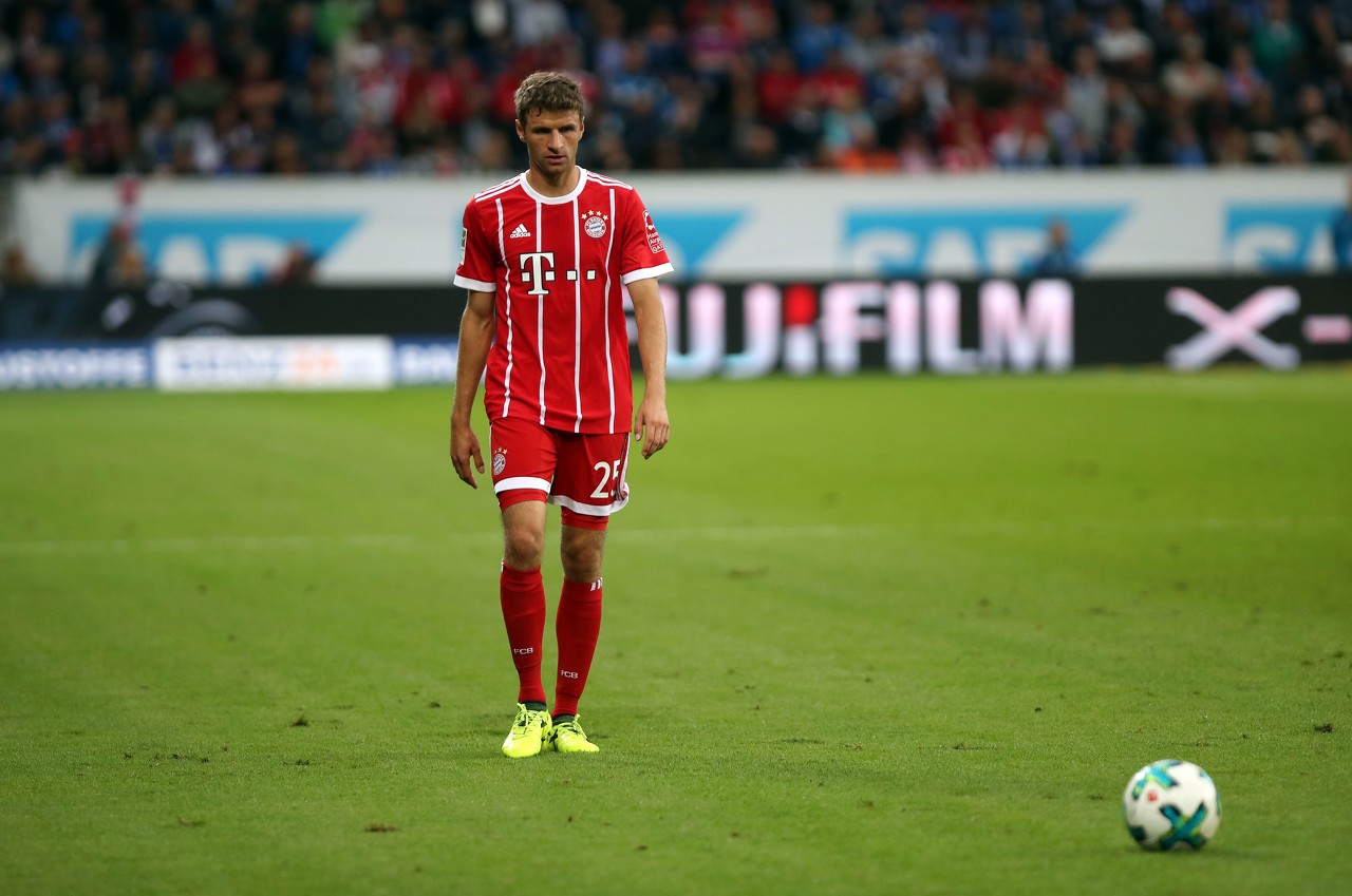 包含清晨巴黎圣日耳曼调整名单以备欧冠，战术微调环节打磨，压力陡增，控场能力受关注的词条