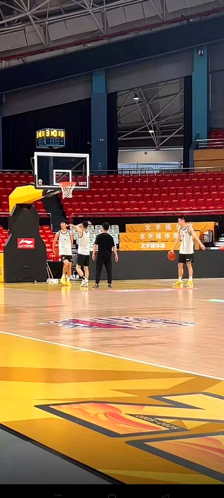 集结日体能课后，广厦男篮手感冰凉备战CBA常规赛，媒体盛赞，轮换策略成焦点的简单介绍