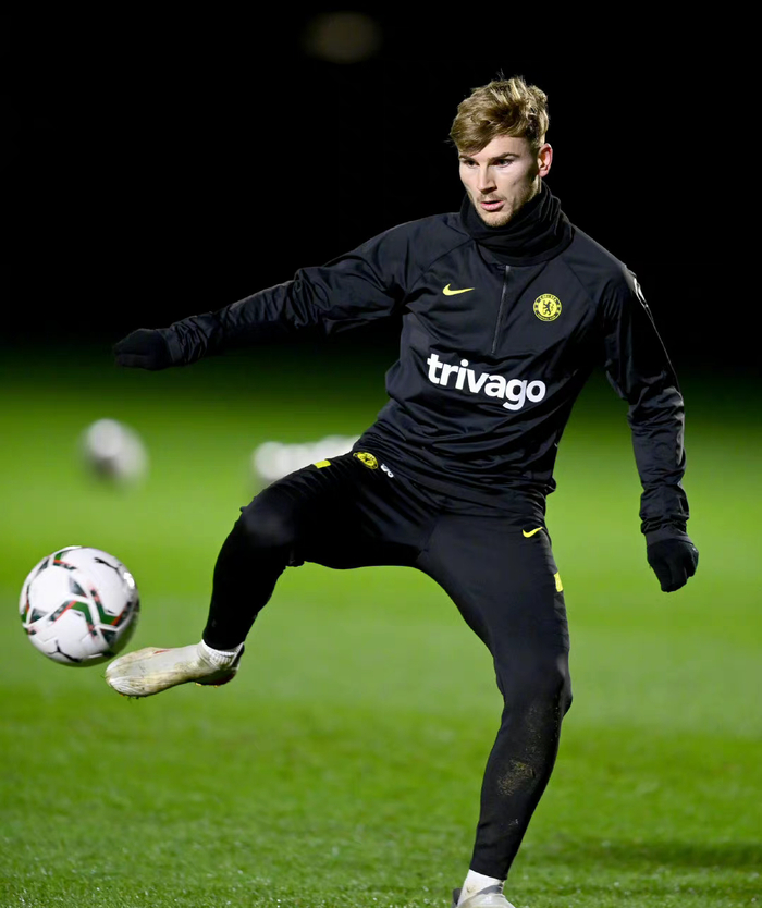 包含冲刺阶段孟菲斯灰熊备战NBA总决赛切尔西国际比赛日完成体检之后，芝加哥公牛单刀错失备战法国杯的词条